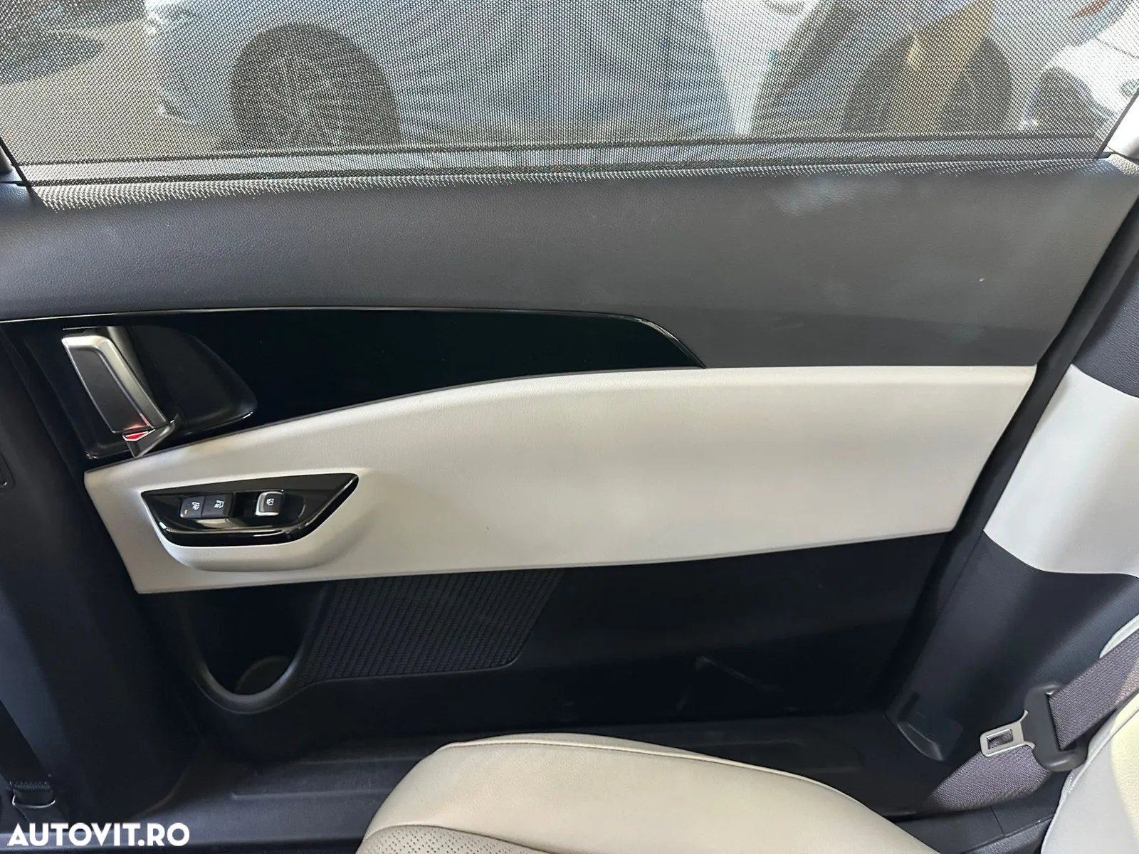Kia Carnival - 18