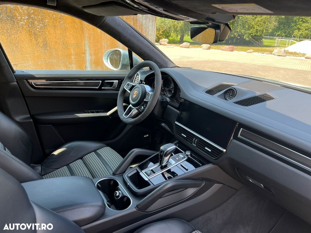 Porsche Cayenne Coupe S - 9