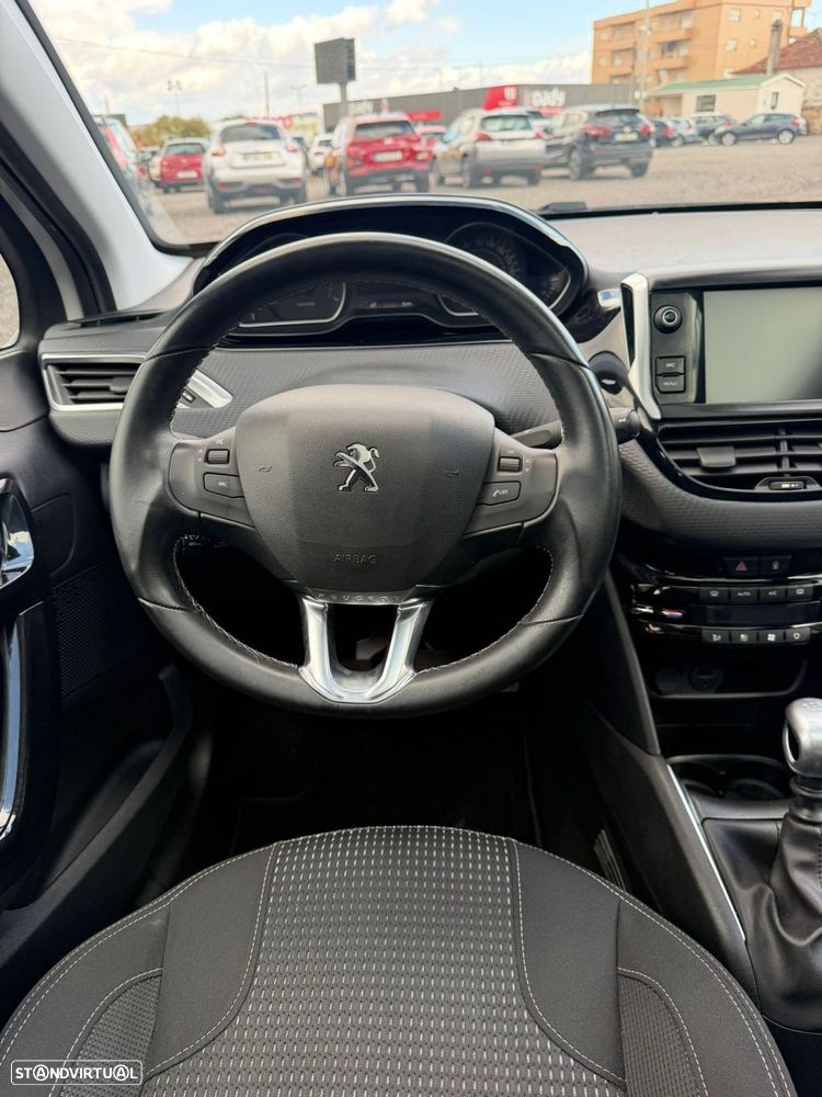 Peugeot 208 1.2 PureTech GT Line - 31