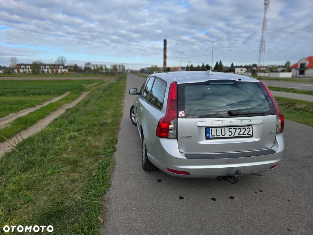 Volvo V50 2010 photo 2