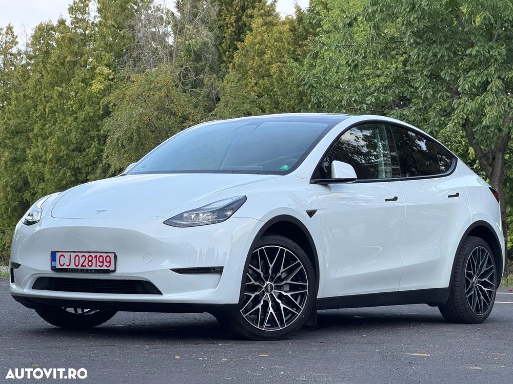 Tesla Model Y Long Range Dual Motor AWD - 2