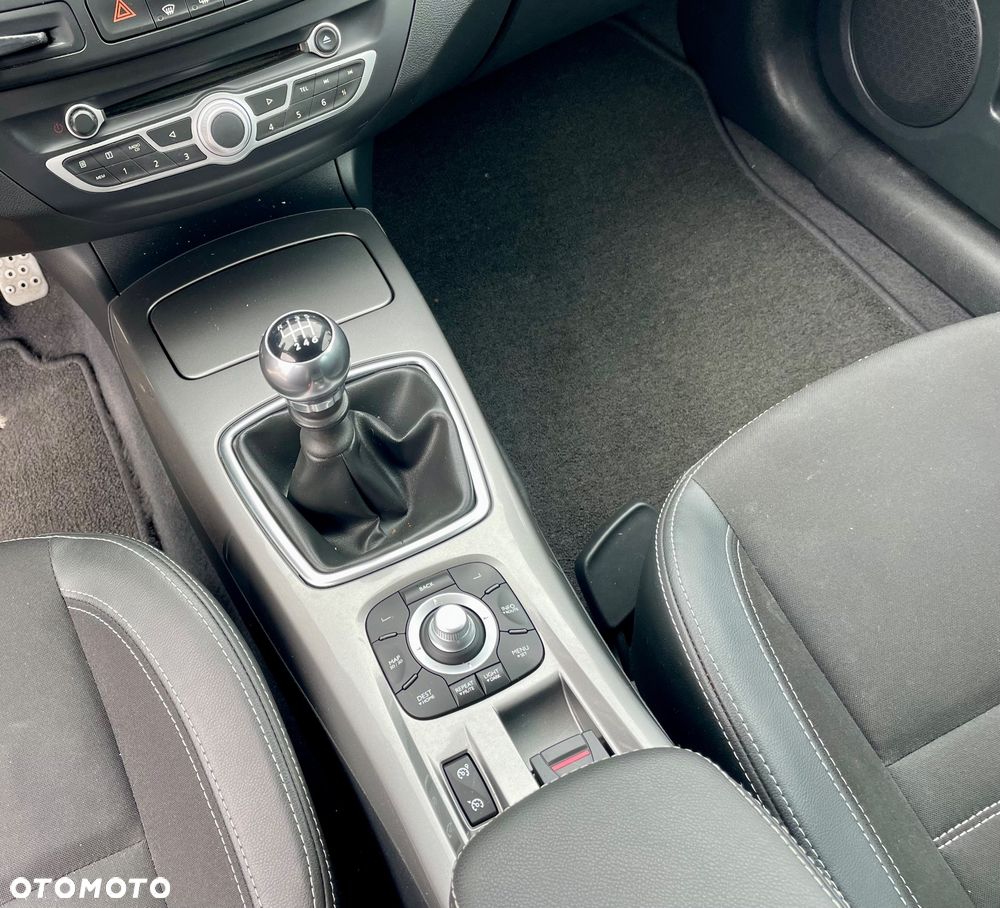 Renault Laguna dCi 110 FAP Limited - 33