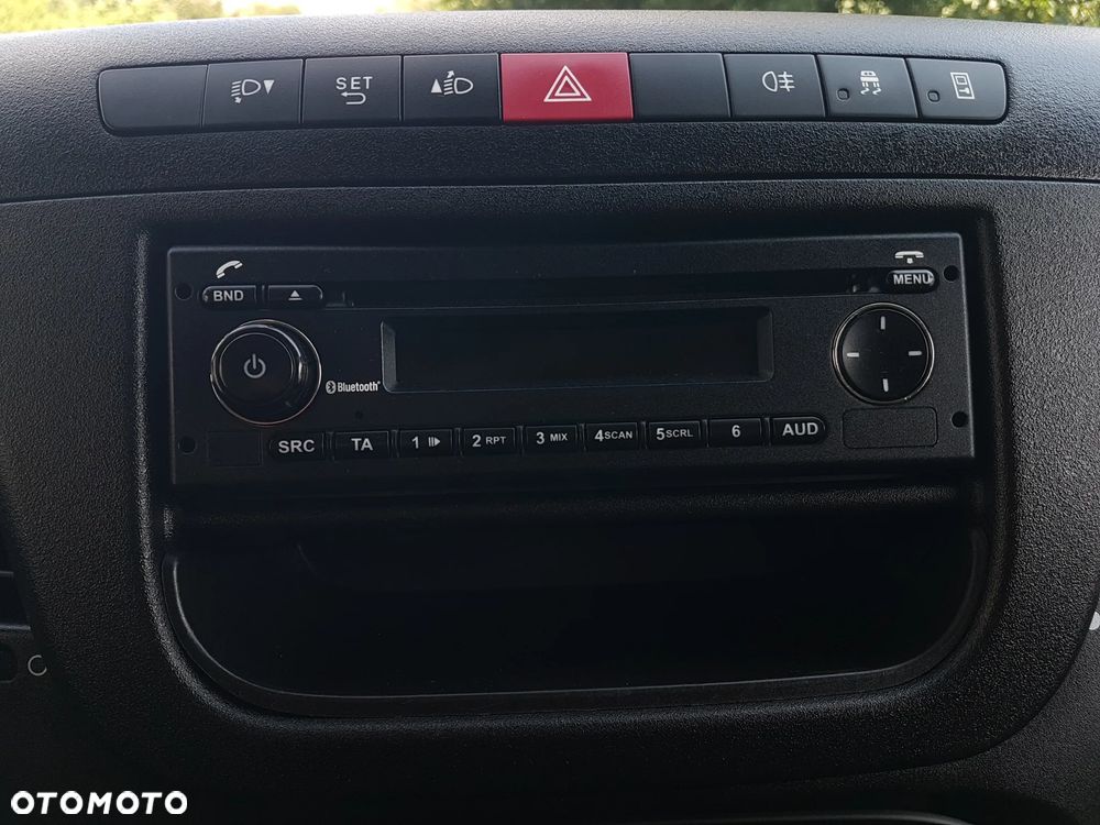 Iveco 70C18 WYWROTKA 3 STRONNA KIPER 4,0x2,2 BLIŹNIAKI 7 TON KLIMA HAK MANUAL 6-BIEGÓW - 33