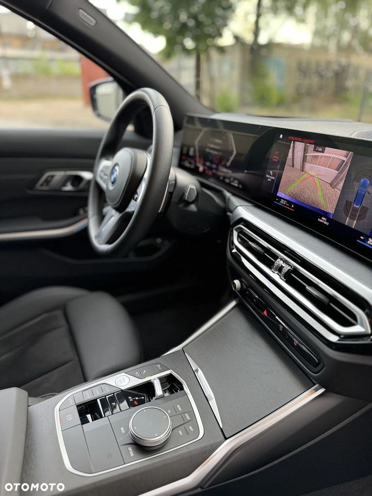 BMW Seria 3 330e M Sport - 21