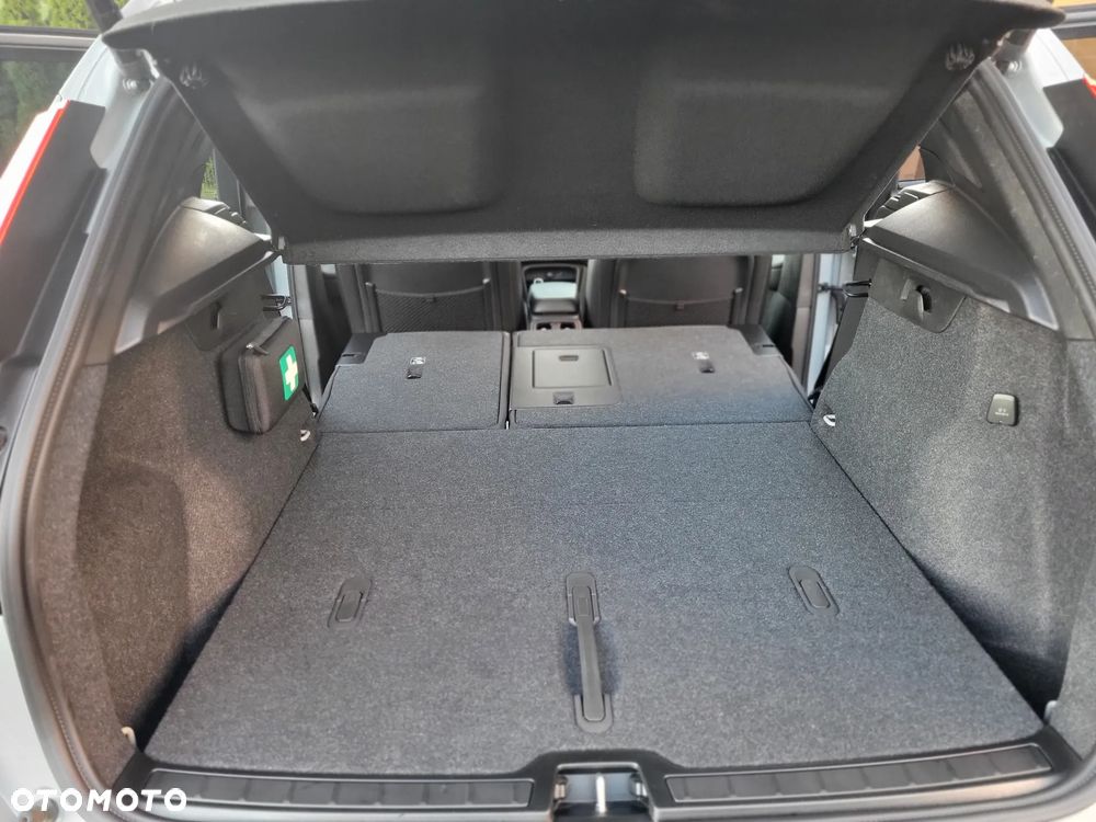 Volvo XC 40 B5 AWD Ultimate Dark - 32