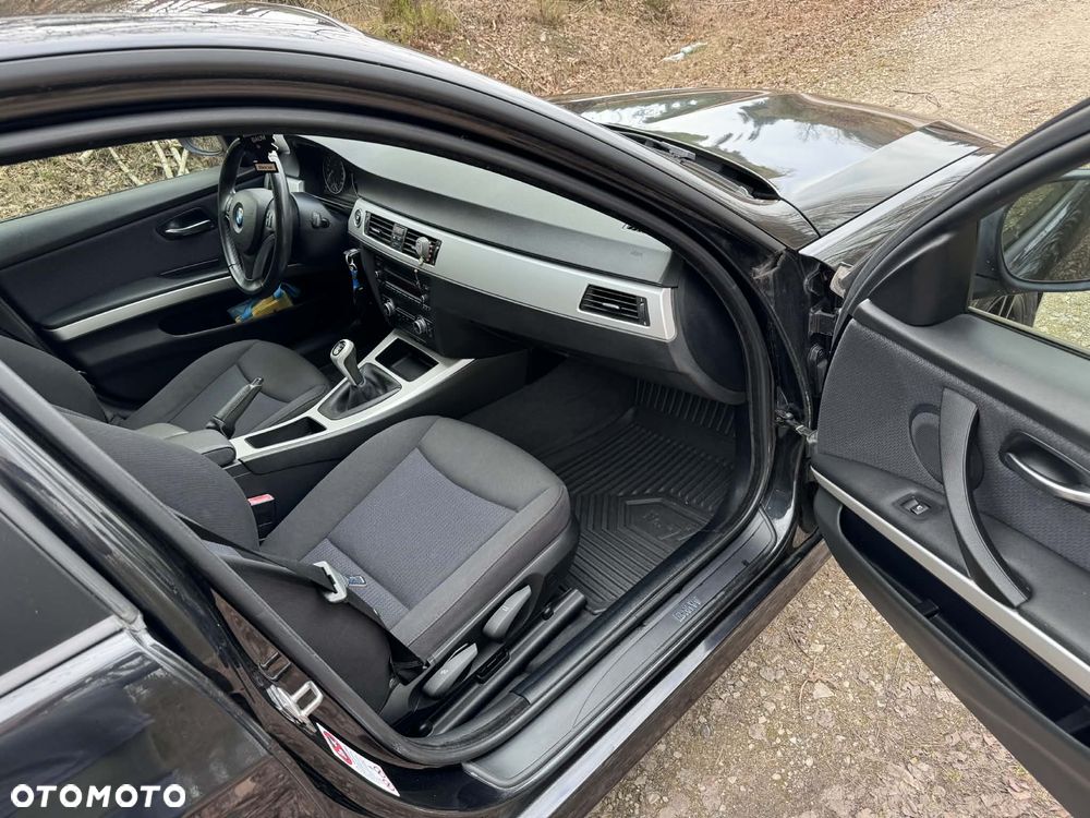 BMW Seria 3 318i - 18