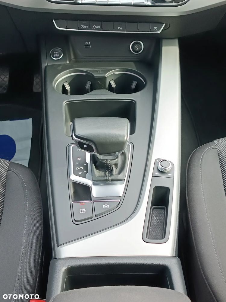 Audi A4 Limousine - 11