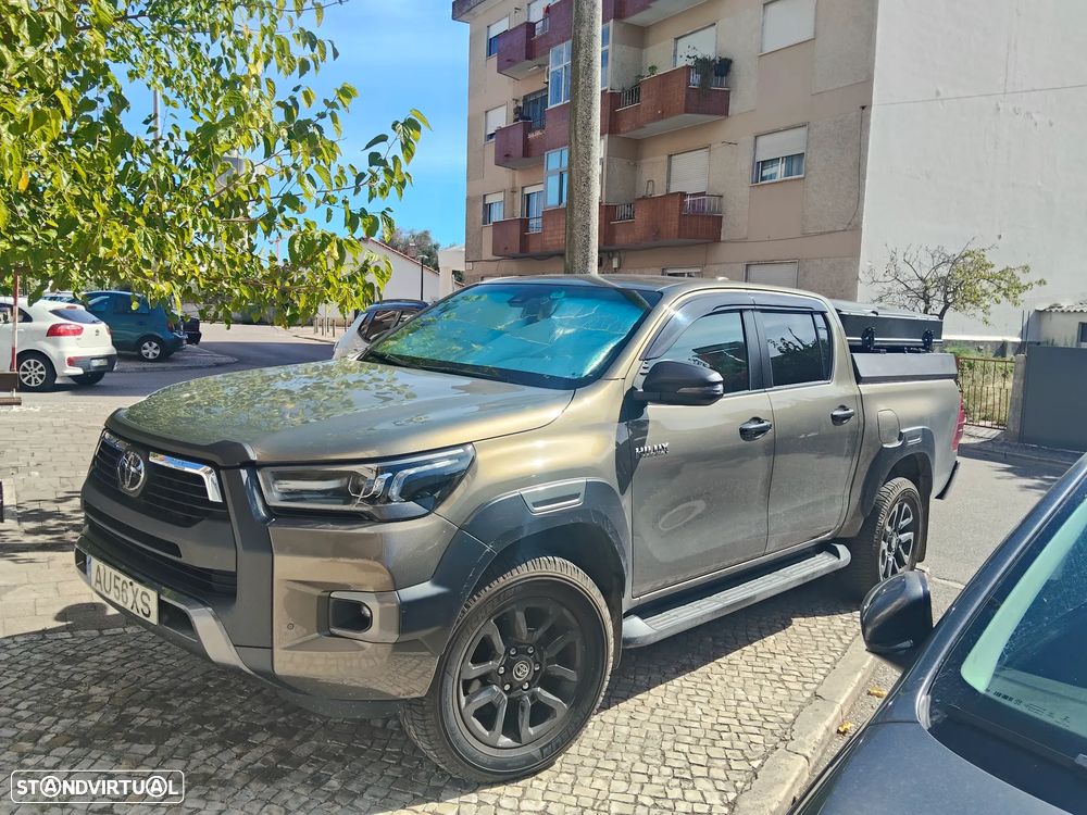 Toyota Hilux 2.8 D-4D 4WD Invincible TA - 1