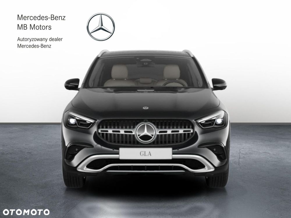 Mercedes-Benz GLA - 7