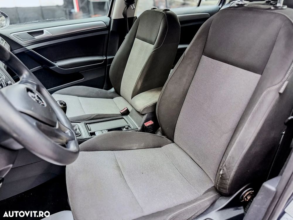 Volkswagen Golf - 17