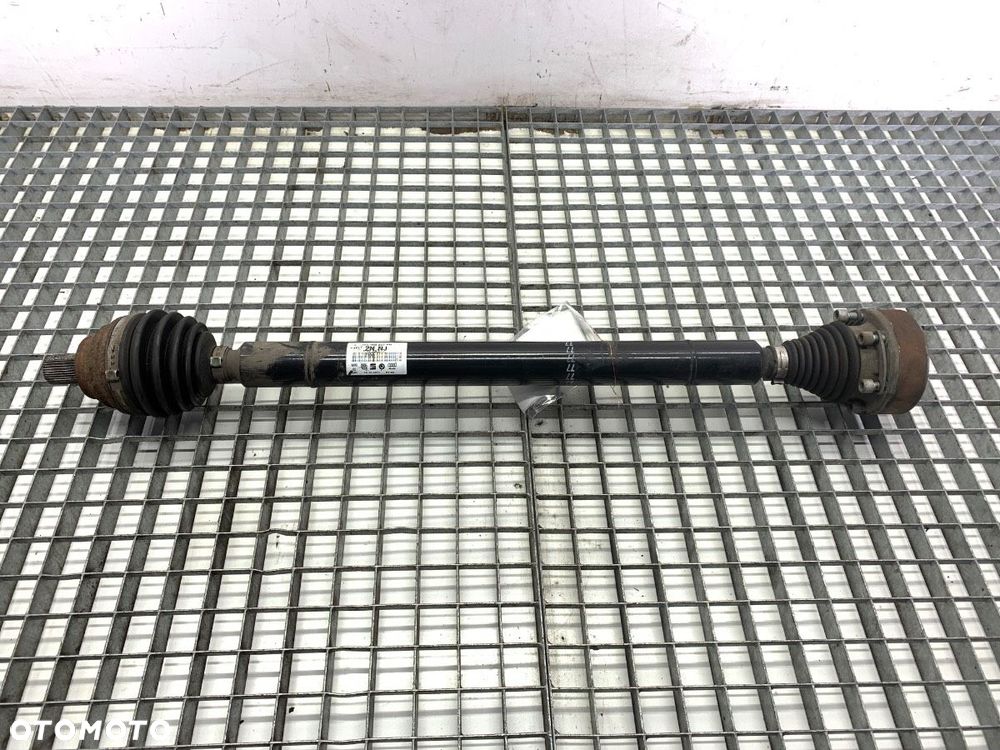 PÓŁOŚ PRAWY PRZÓD  VW GOLF VI (5K1) 2008 - 2014 1.2 TSI 63 kW [86 KM] benzyna 2010 - 2012 - 1