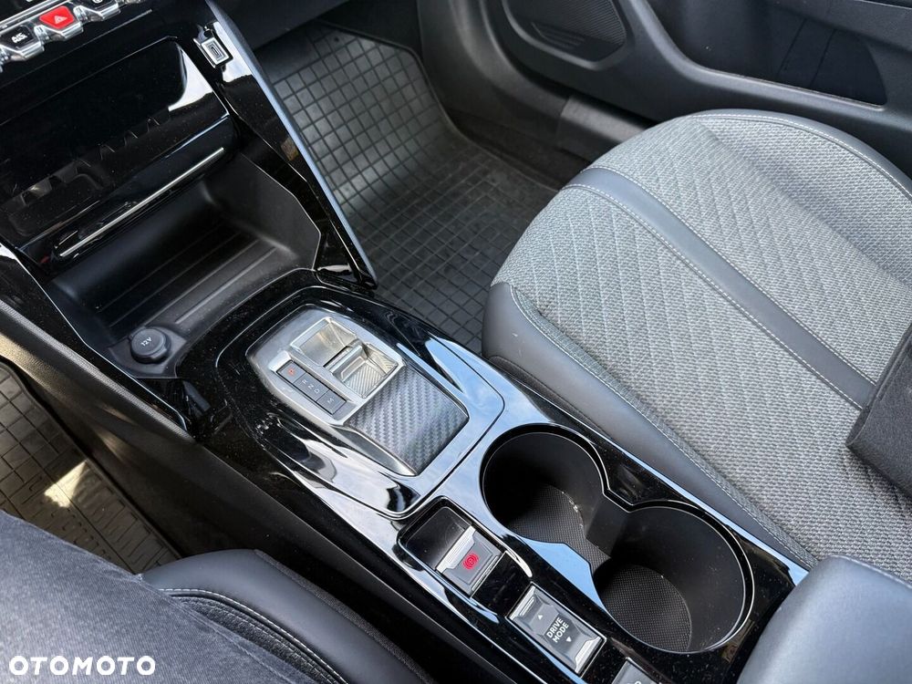 Peugeot 2008 1.2 PureTech Allure S&S EAT8 - 25