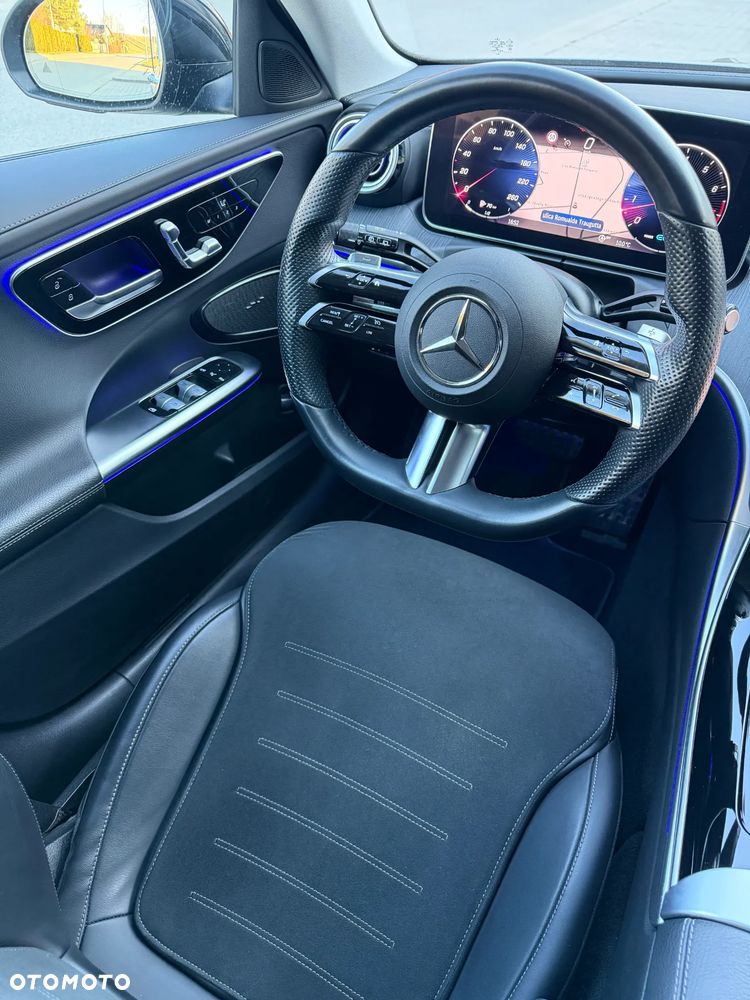 Mercedes-Benz Klasa C 200 mHEV 4-Matic AMG - 28