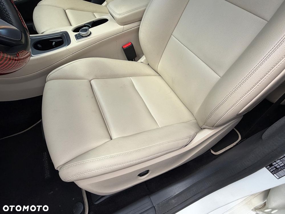 Mercedes-Benz CLA 250 7G-DCT AMG Line - 22