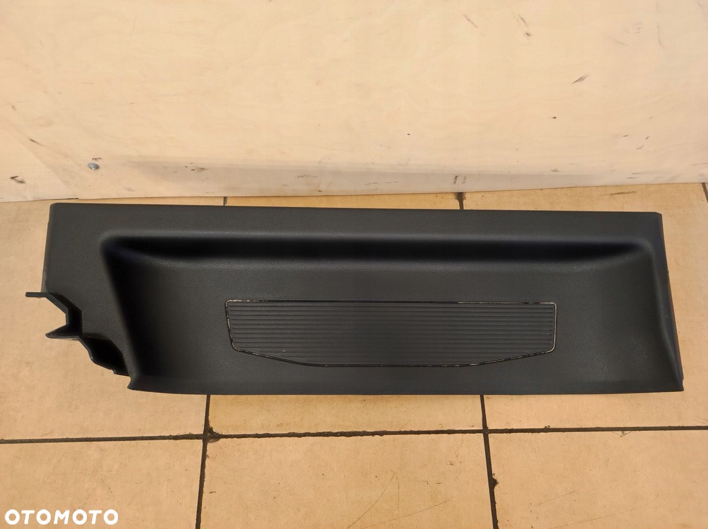 Osłona nakładka progowa stopień prawy Caddy V - 1