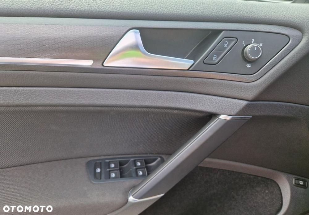 Volkswagen Golf - 21