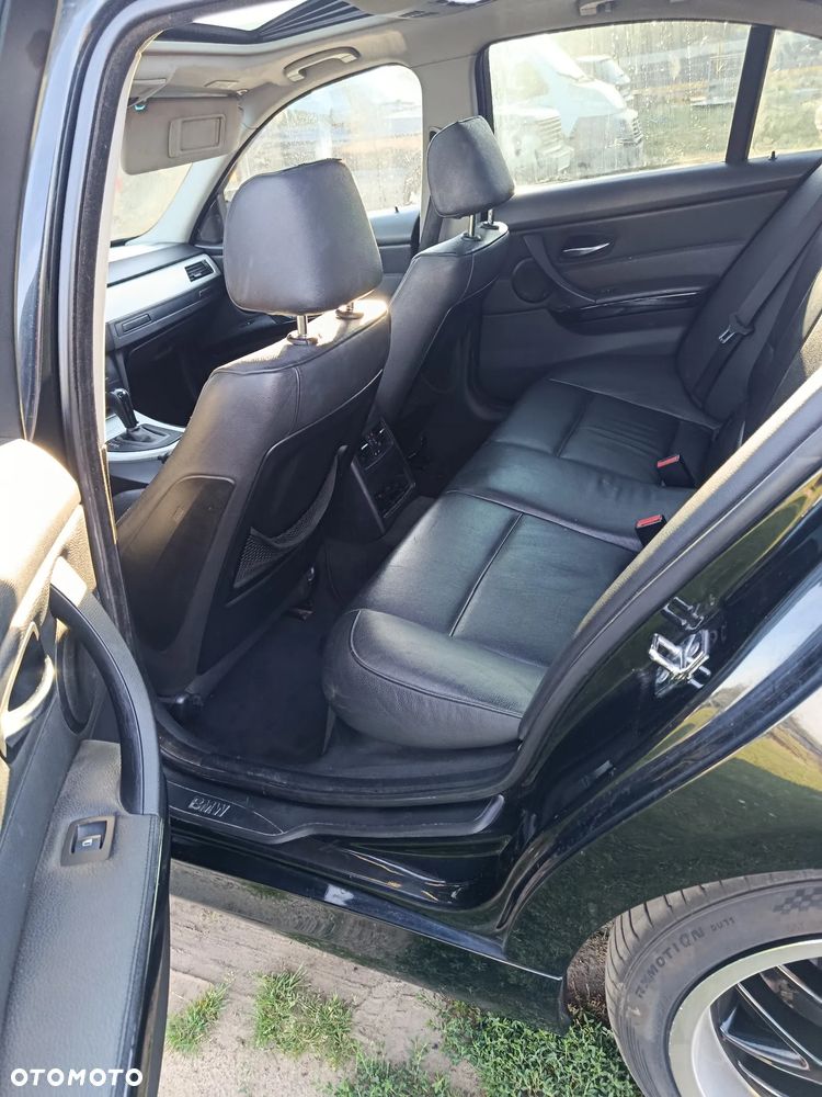 BMW Seria 3 335i - 17