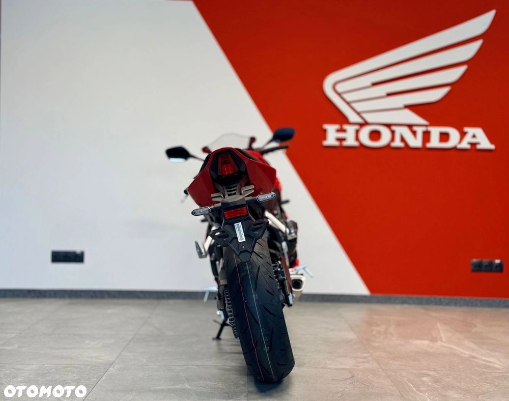 Honda CBR - 7