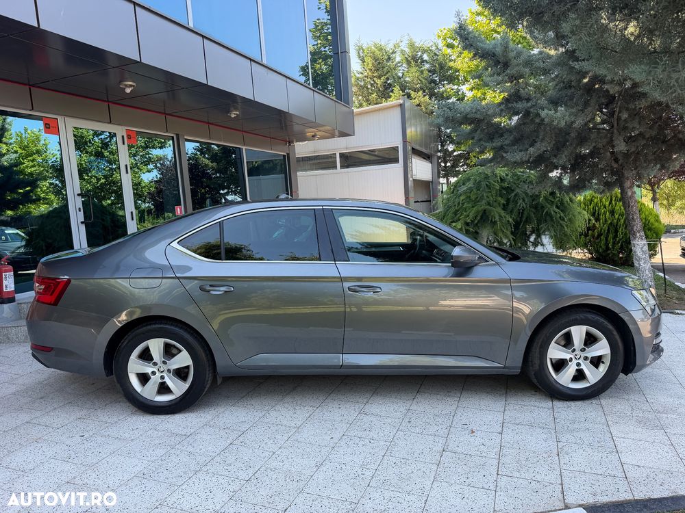 Skoda Superb 2.0 TDI DSG Ambition - 20