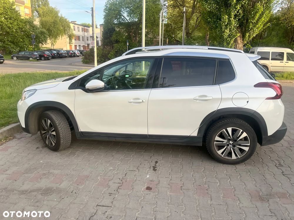 Peugeot 2008 1.2 Pure Tech Allure S&S - 4