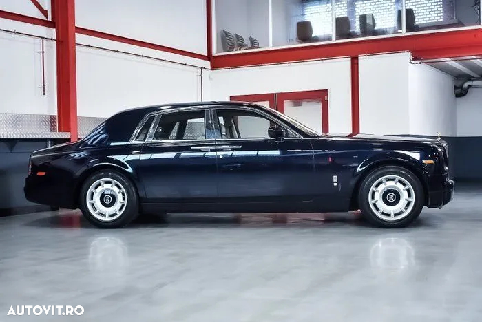 Rolls-Royce Phantom - 6