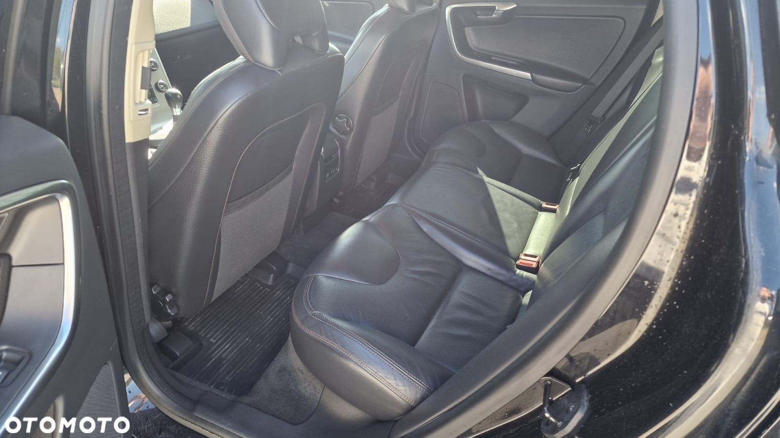 Volvo XC 60 D4 Momentum - 11