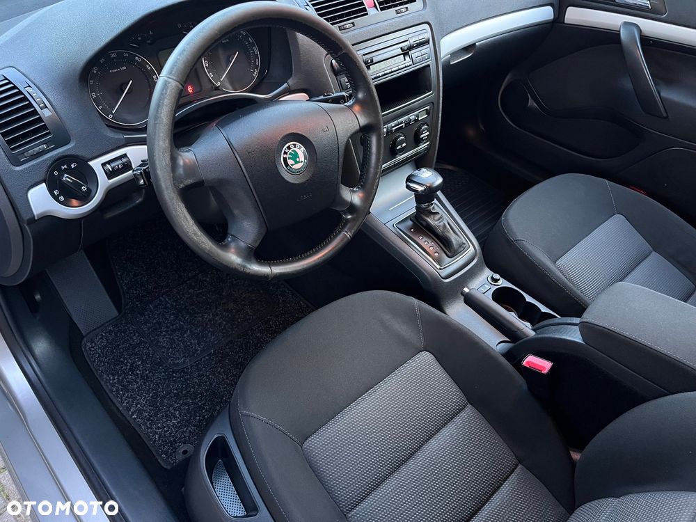 Skoda Octavia 1.9 TDI DPF DSG Ambiente - 28