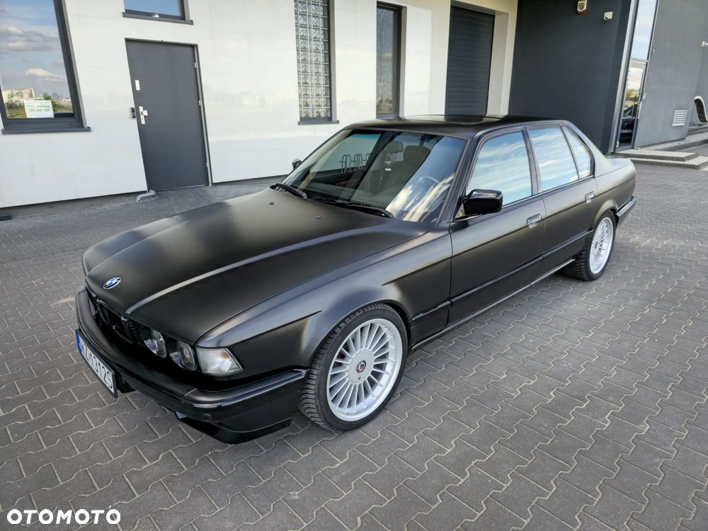 BMW Seria 7 740i V8 - 23