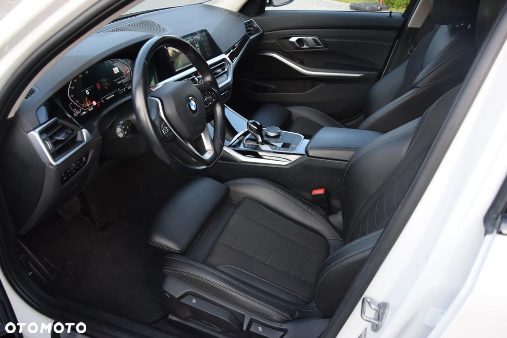 BMW Seria 3 320d xDrive Luxury Line Purity sport - 3