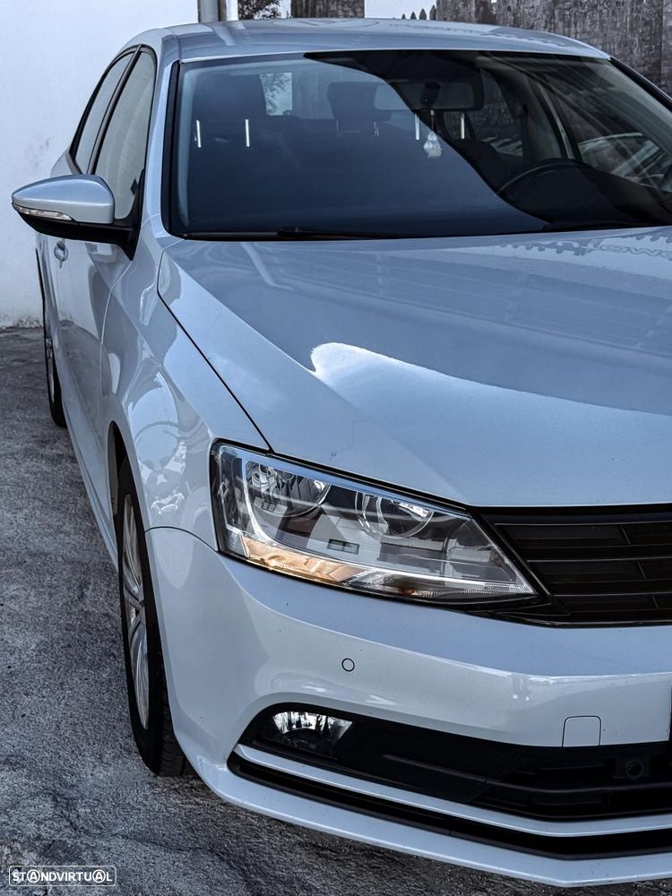 VW Jetta 2.0 TDI Trendline - 2