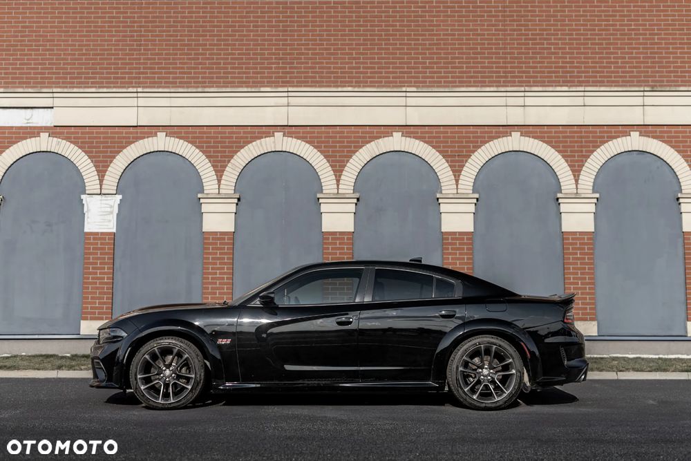 Dodge Charger 6.4 Scat Pack - 8