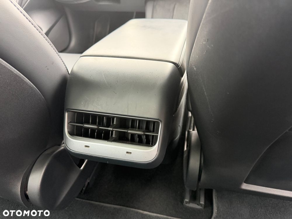 Tesla Model 3 RWD - 31