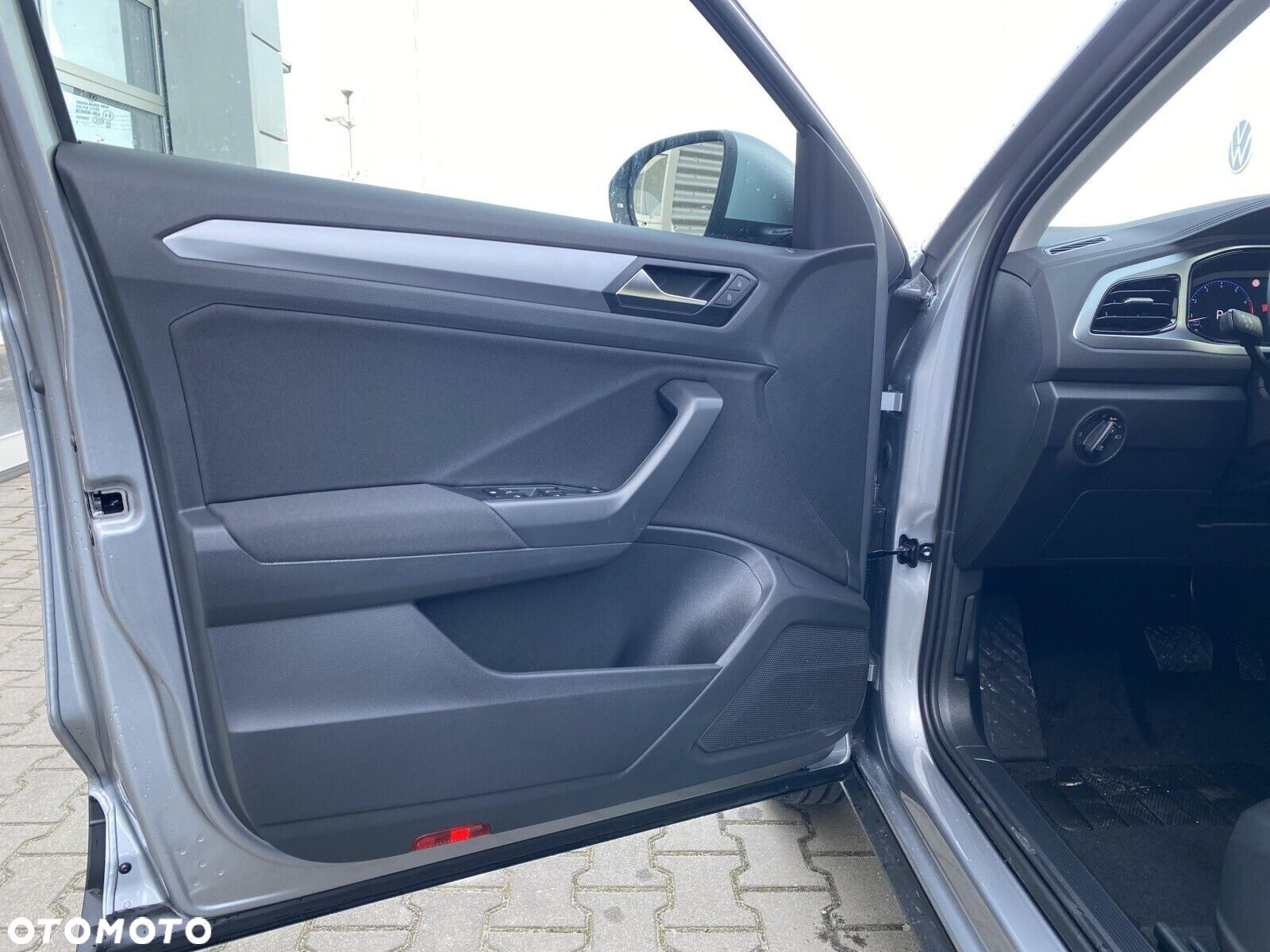 Volkswagen T-Roc - 10