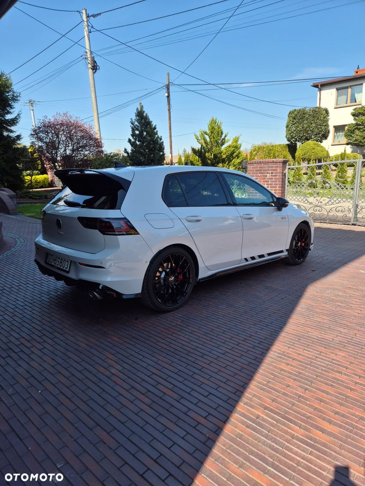 Volkswagen Golf - 6