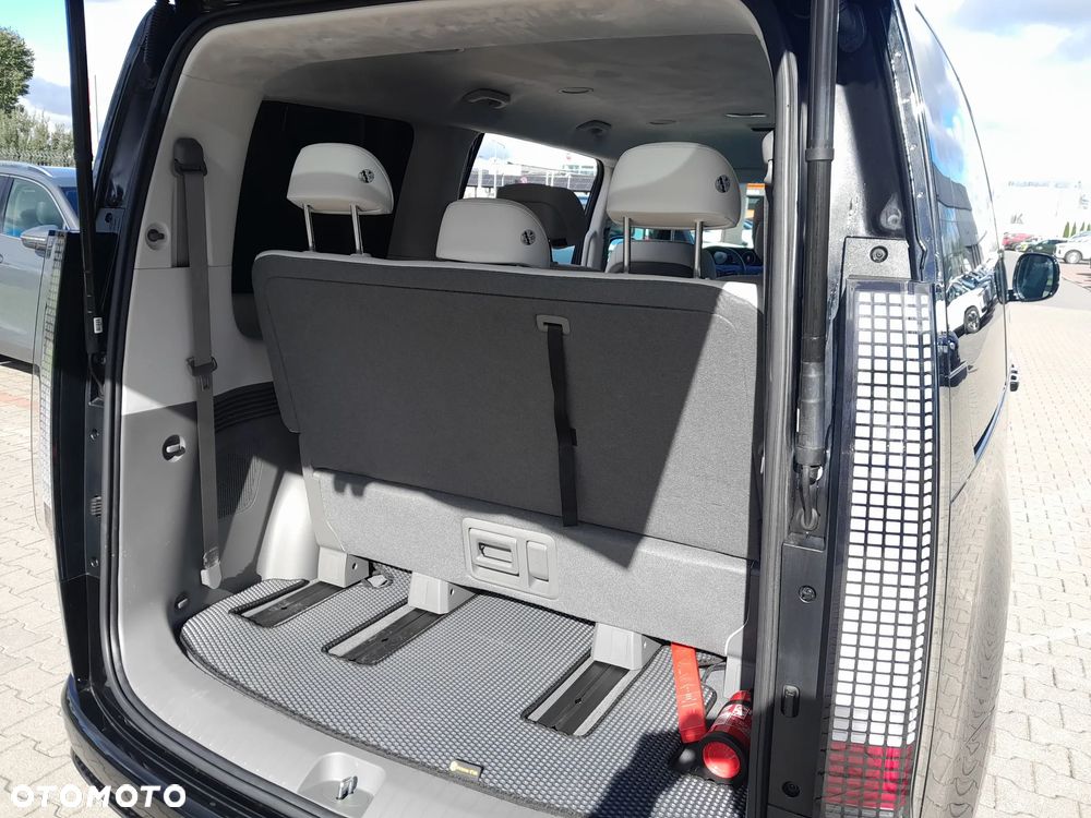 Hyundai Staria 1.6 T-GDI HEV Luxury - 17