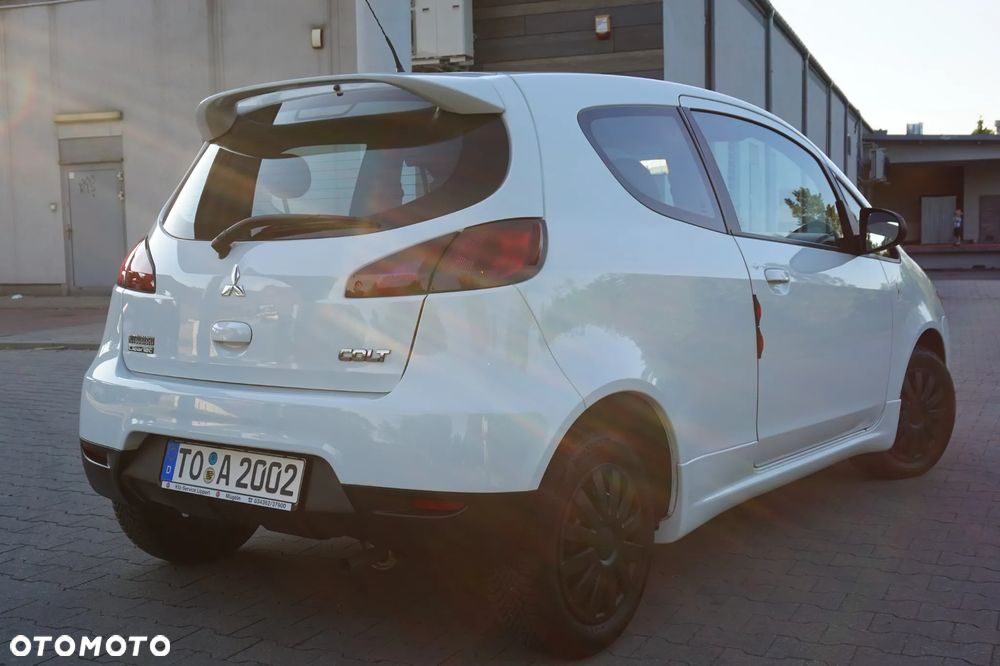 Mitsubishi Colt - 15