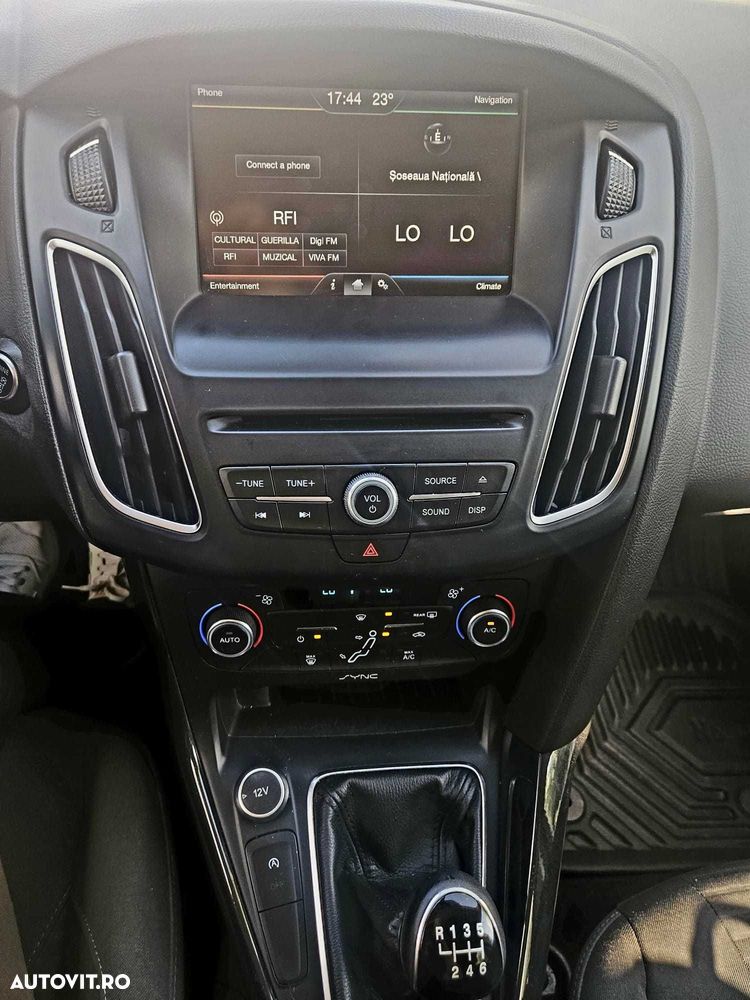 Ford Focus - 8