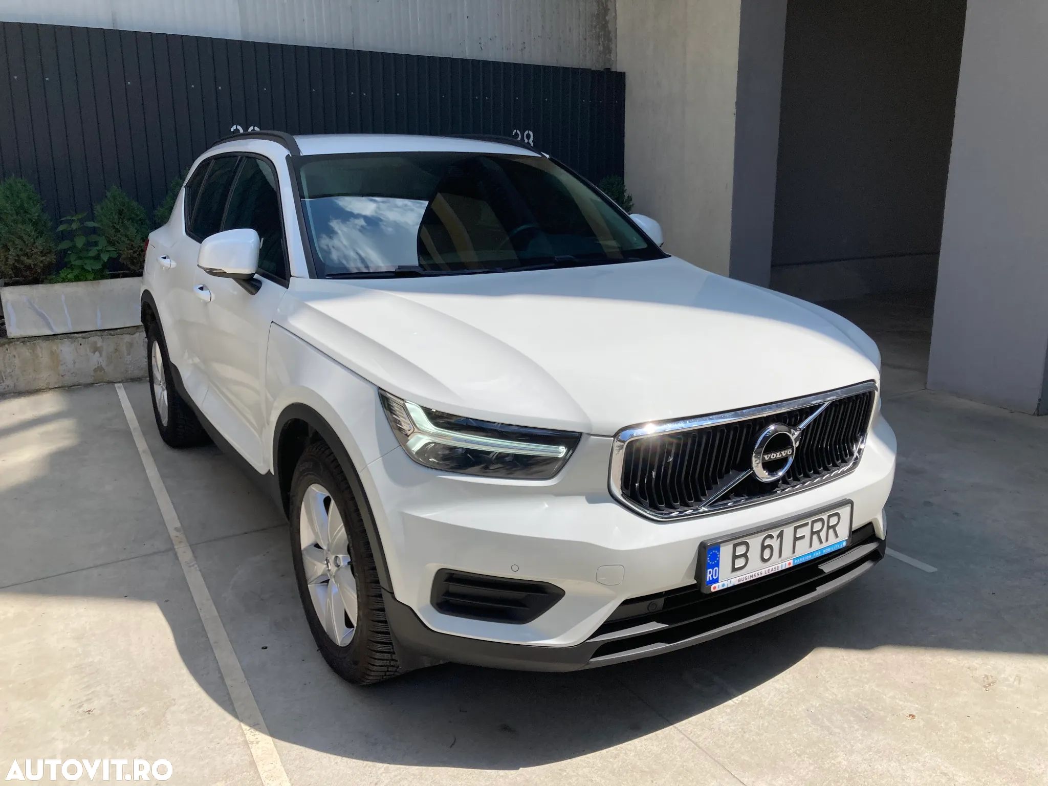 Volvo XC 40 T3 AT8 Momentum - 1