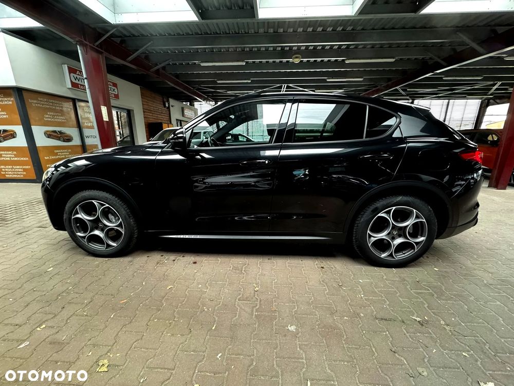 Alfa Romeo Stelvio 2.0 Turbo Sprint Q4 - 4