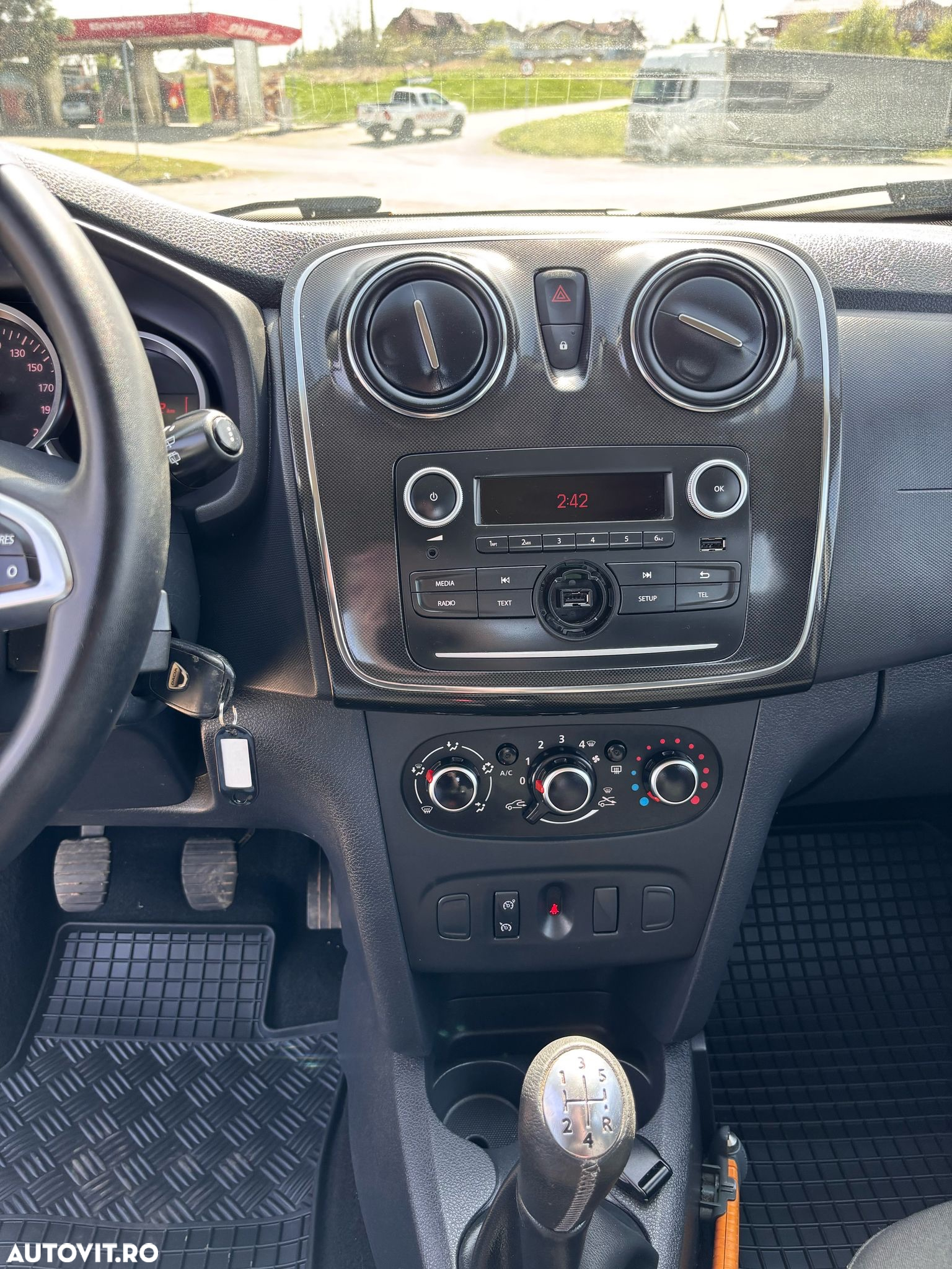 Dacia Sandero - 10