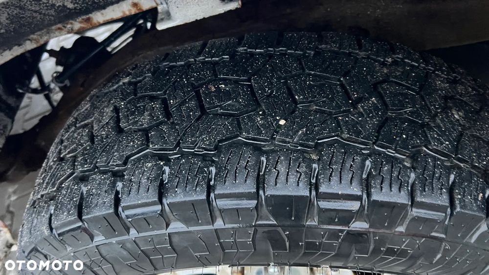 Mitsubishi Pajero - 16