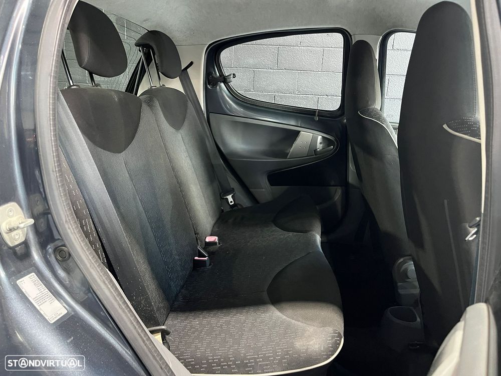 Peugeot 107 1.0 Trendy - 12