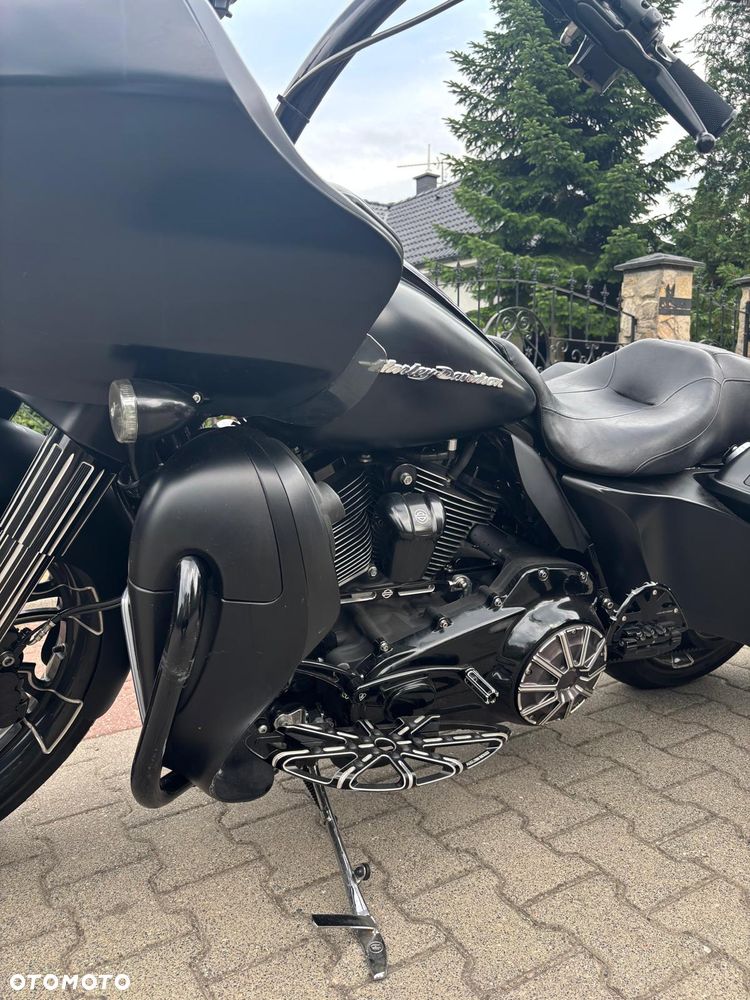 Harley-Davidson Touring Road Glide - 19
