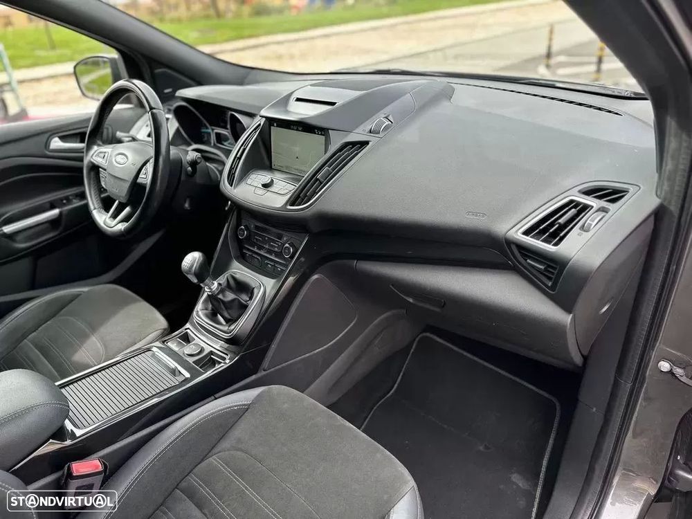 Ford Kuga 1.5 TDCi ST-Line Limited Edition - 45