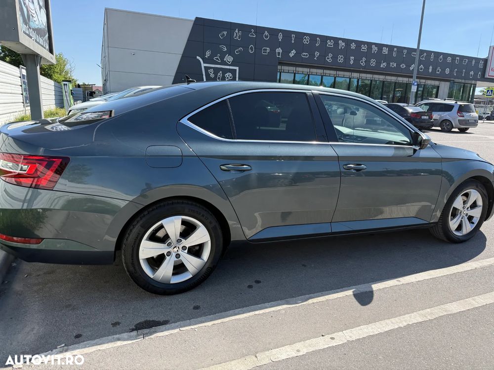 Skoda Superb 2.0 TDI Ambition - 3
