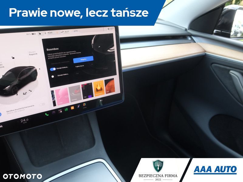Tesla Model Y - 24