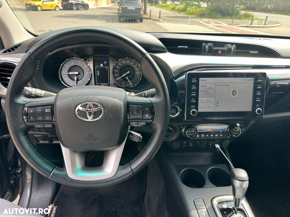 Toyota Hilux - 11