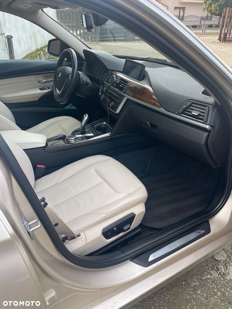 BMW Seria 3 328i xDrive Luxury Line - 10