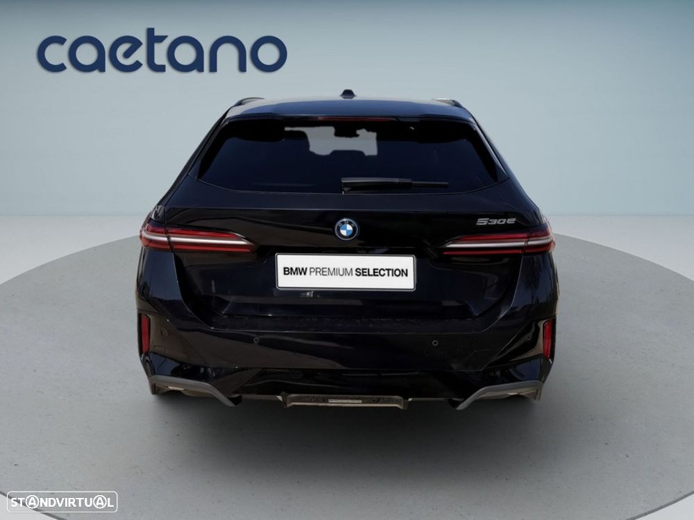 BMW 530 e Pack Desportivo M - 23