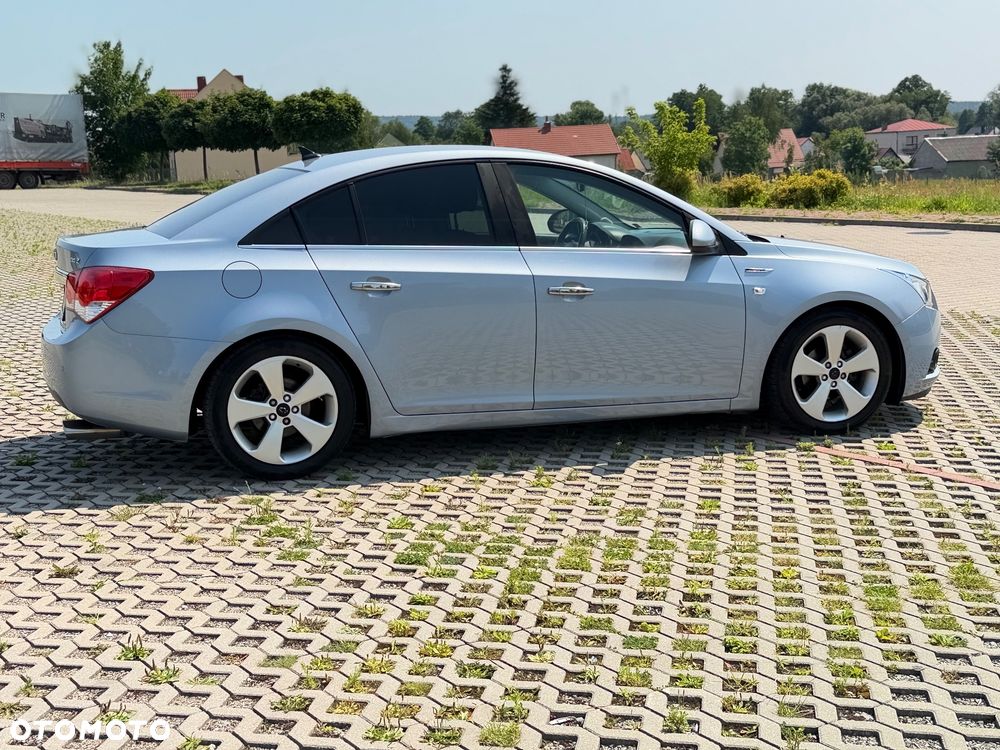 Chevrolet Cruze 1.8 LT+ - 8
